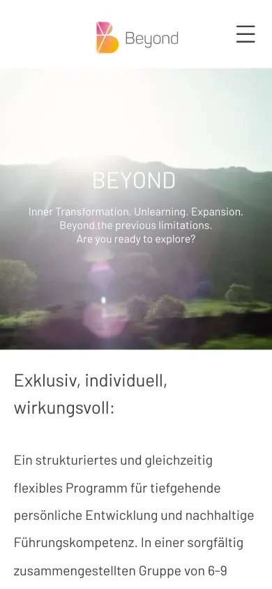 Dieselbe Programmseite auf dem Handy mit Logo, Titelbild und dem Abschnitt Exklusiv, individuell, wirkungsvoll, Screenshot vom 17.10.2026