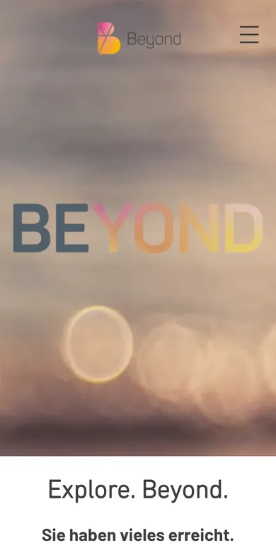 Startseite der Website von Beyond Development auf dem Handy, Screenshot vom 17.10.2026