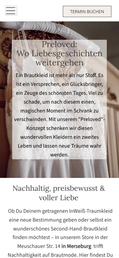Seite Preloved auf dem Handy mit der Überschrift Wo Liebesgeschichten weitergehen über einem Foto von Brautkleidern auf Bügeln, Screenshot vom 17.10.2026