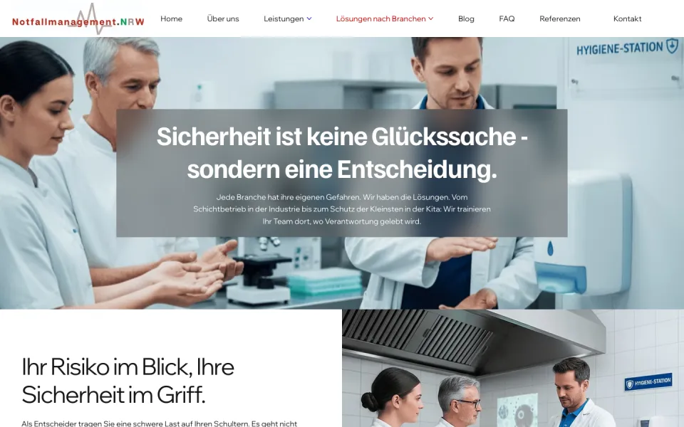 Seite Lösungen nach Branchen am Desktop mit der Überschrift Sicherheit ist keine Glückssache, sondern eine Entscheidung über einem Foto aus einer Arztpraxis, Screenshot vom 17.10.2026