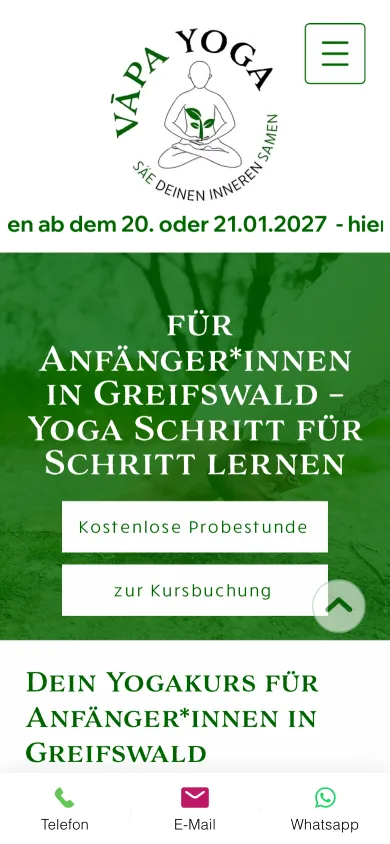 Seite Yoga für Anfänger*innen auf dem Handy mit grünem Bild, der Überschrift Yoga Schritt für Schritt lernen und den Knöpfen Kostenlose Probestunde und zur Kursbuchung, Screenshot vom 17.10.2026